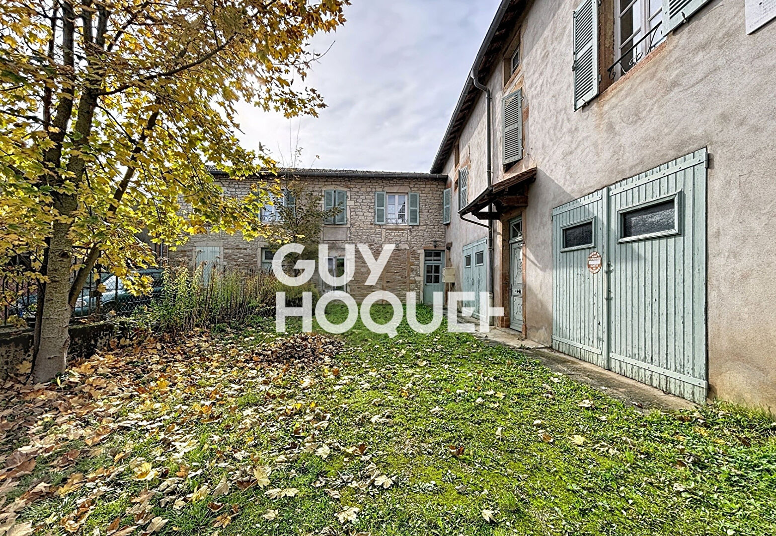 Immeuble 3 Appartements à rénover avec garages et Grenier aménageable - 71260 AZÉ