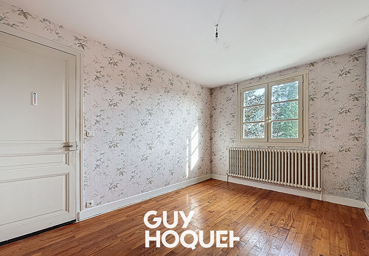 Maison de village à rénover 2 Chs + Garage - 71260 AZÉ