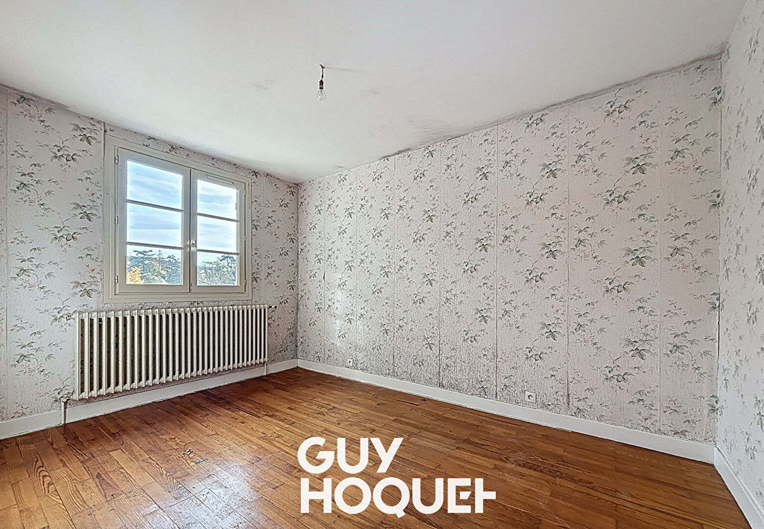 Maison de village à rénover 2 Chs + Garage - 71260 AZÉ