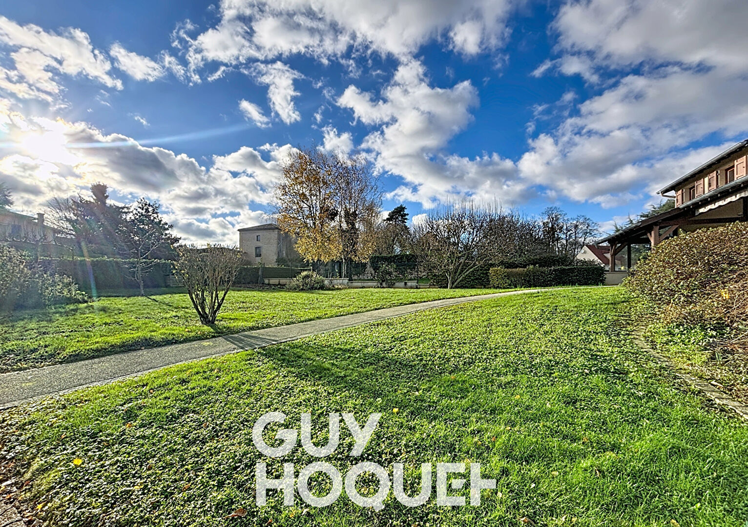 Maison 6CHBS + Dépendances - 71260 SENOZAN