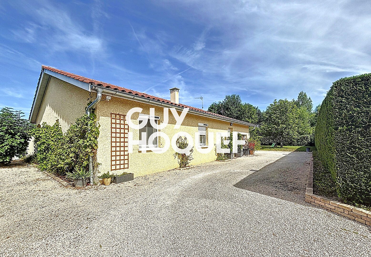 Villa de Plain Pied 3 Chs et Terrain de 1007 m² - 01750 REPLONGES