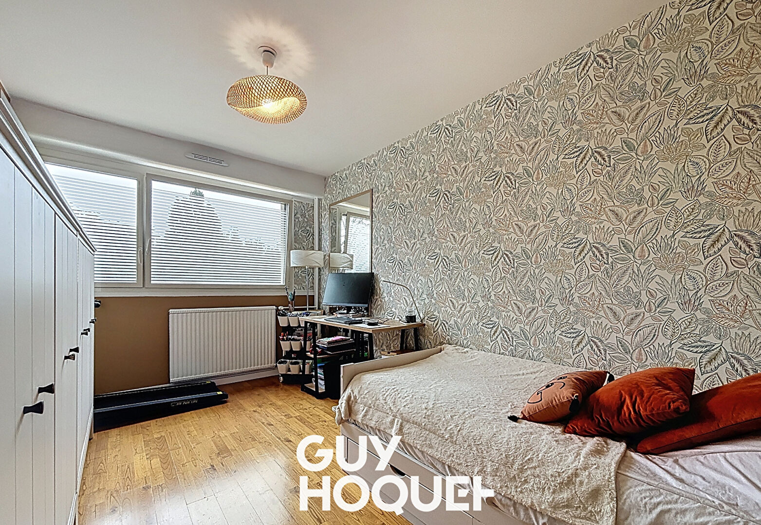 Dans une résidence entretenue et verdoyante - T5 avec terrasse et parkings