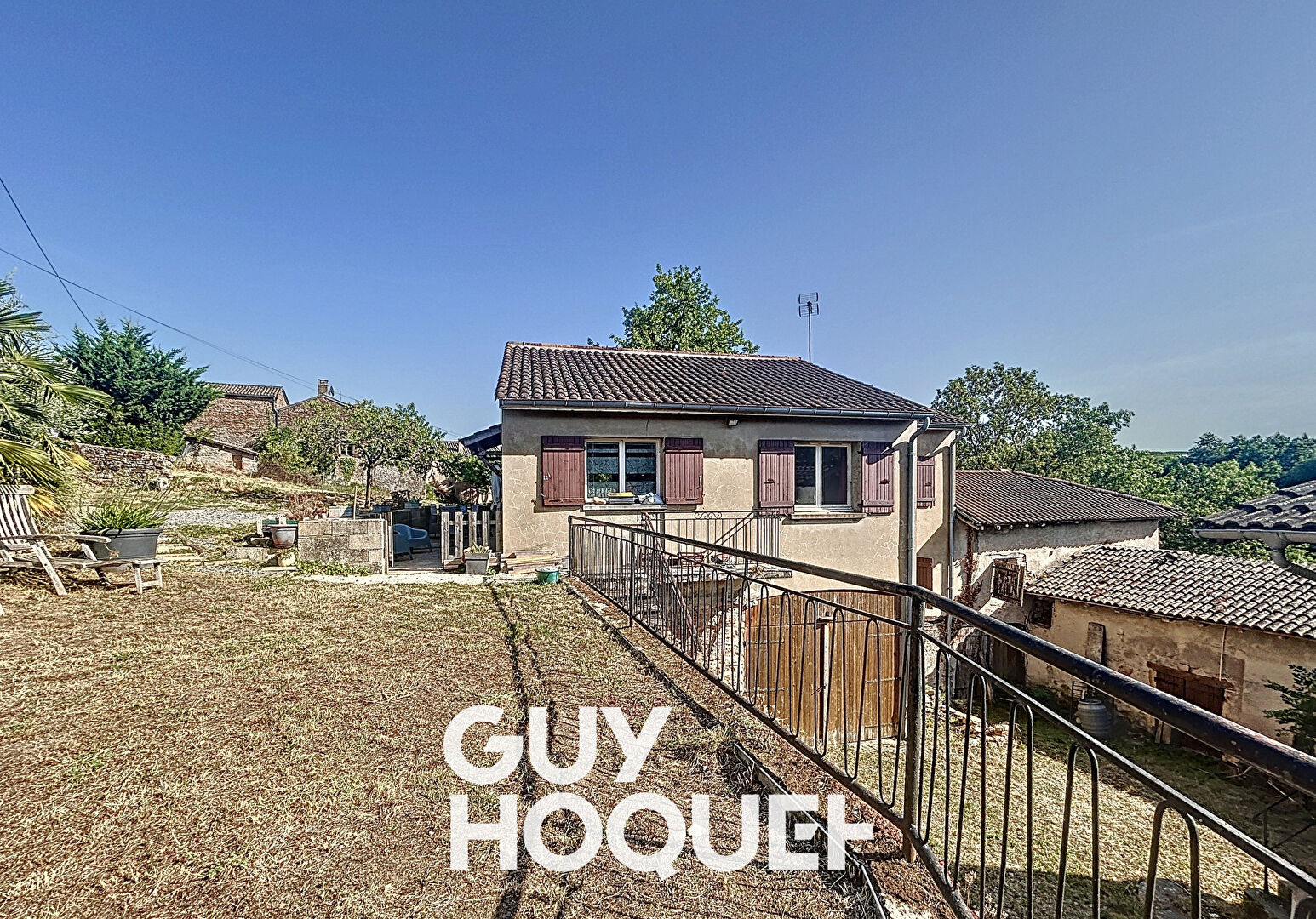 Grande Maison et Dépendances - 71570 LEYNES