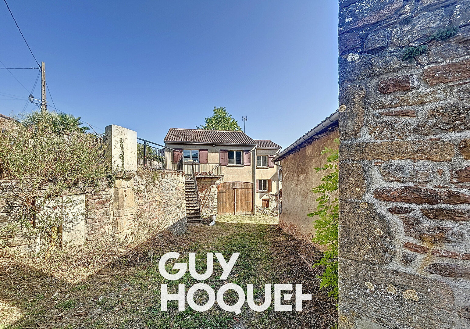 Grande Maison et Dépendances - 71570 LEYNES