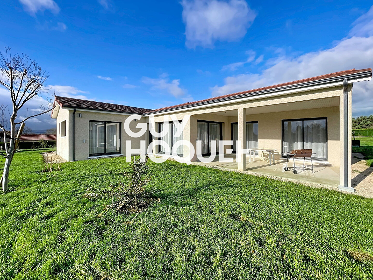 Villa de Plain-pied récente 3 Chambres + Coin Bureau et Double Garage
