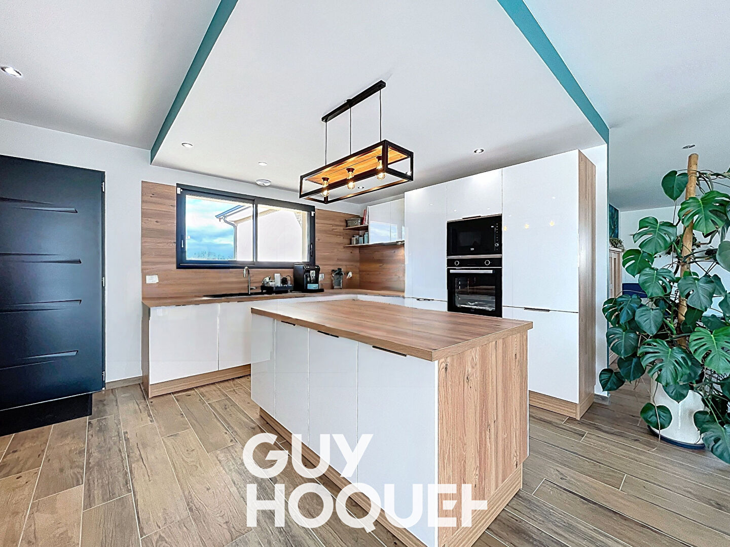 Villa de Plain-pied récente 3 Chambres + Coin Bureau et Double Garage