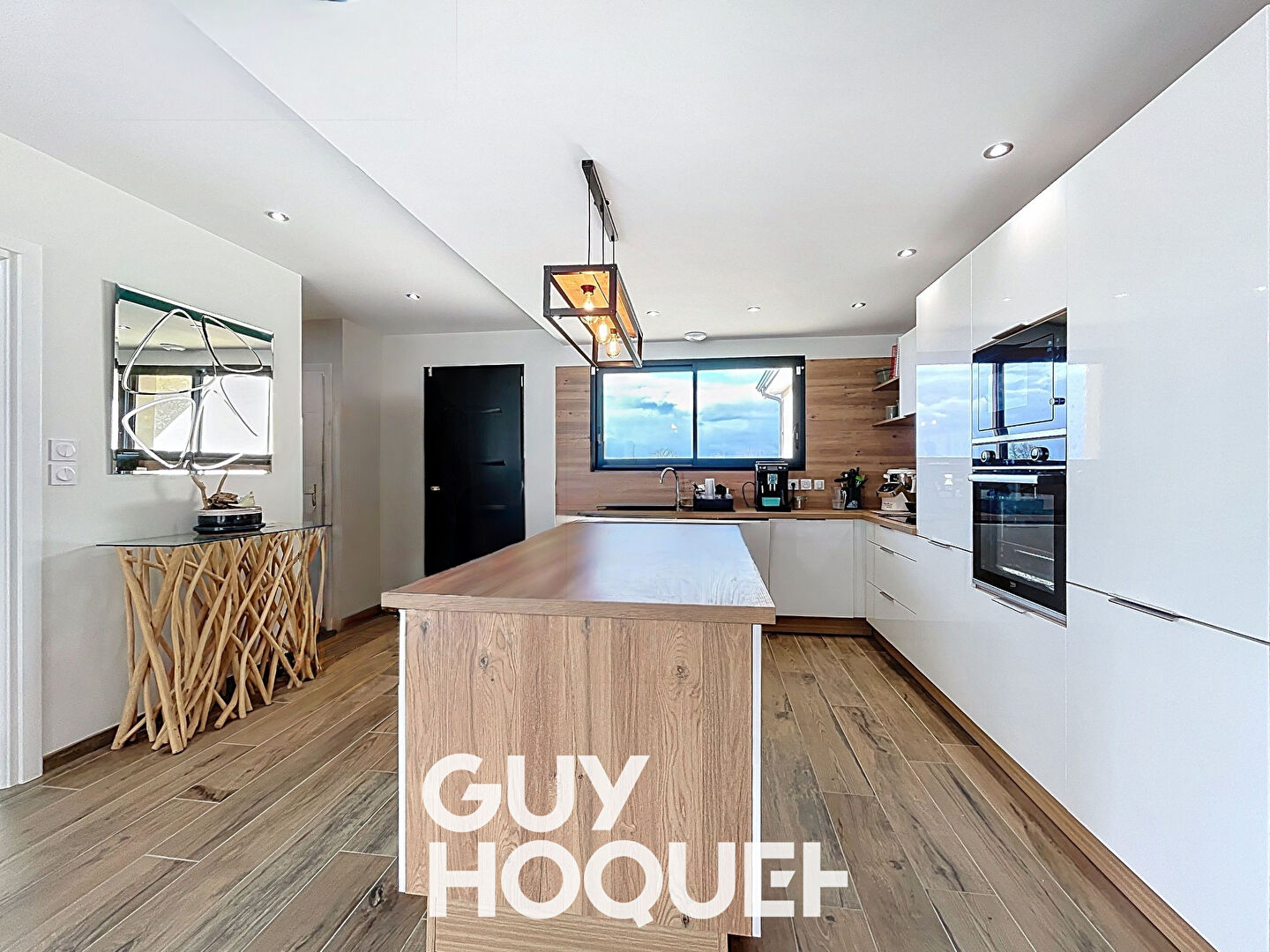 Villa de Plain-pied récente 3 Chambres + Coin Bureau et Double Garage