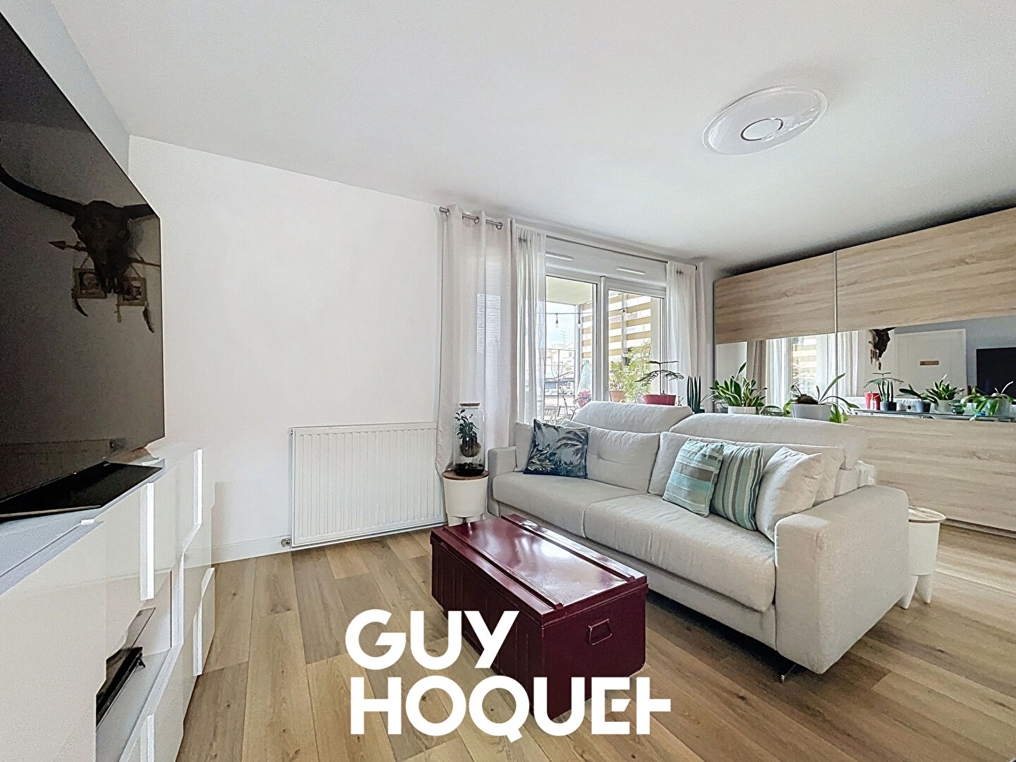 Appartement de type 2 + Garage et Terrasse - 71850 CHARNAY LES MACON