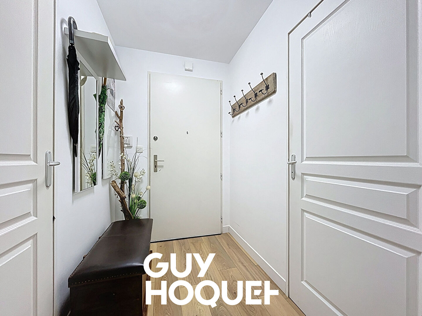 Appartement de type 2 + Garage et Terrasse - 71850 CHARNAY LES MACON