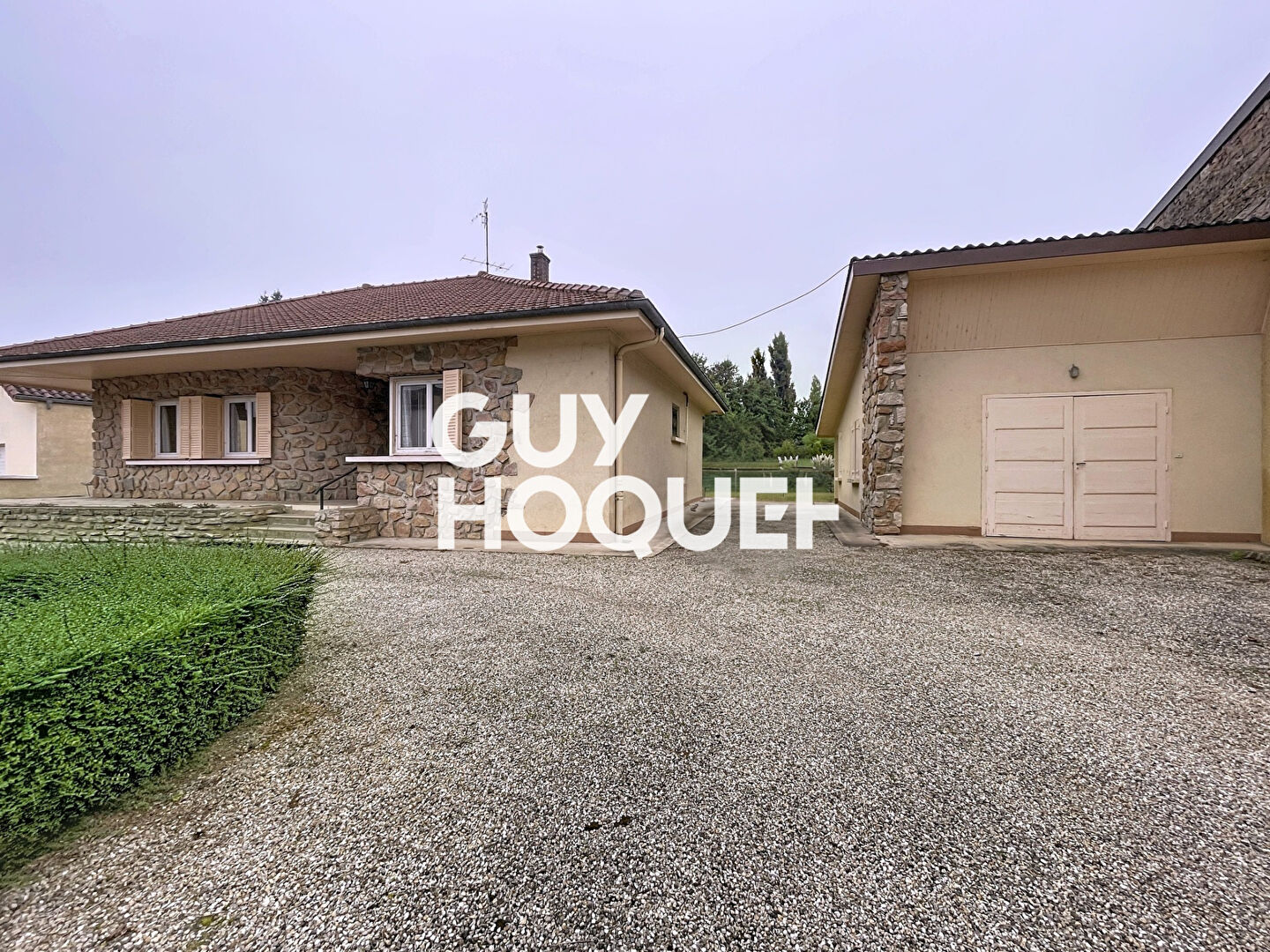 Charmante Maison de plain-pied avec grand terrain constructible à Bâgé-le-Châtel