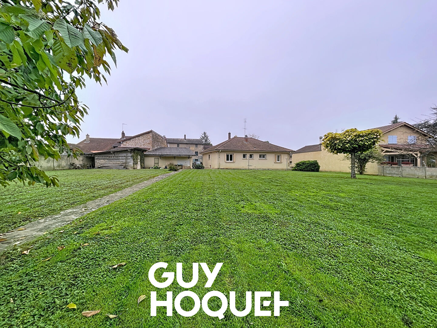 Charmante Maison de plain-pied avec grand terrain constructible à Bâgé-le-Châtel