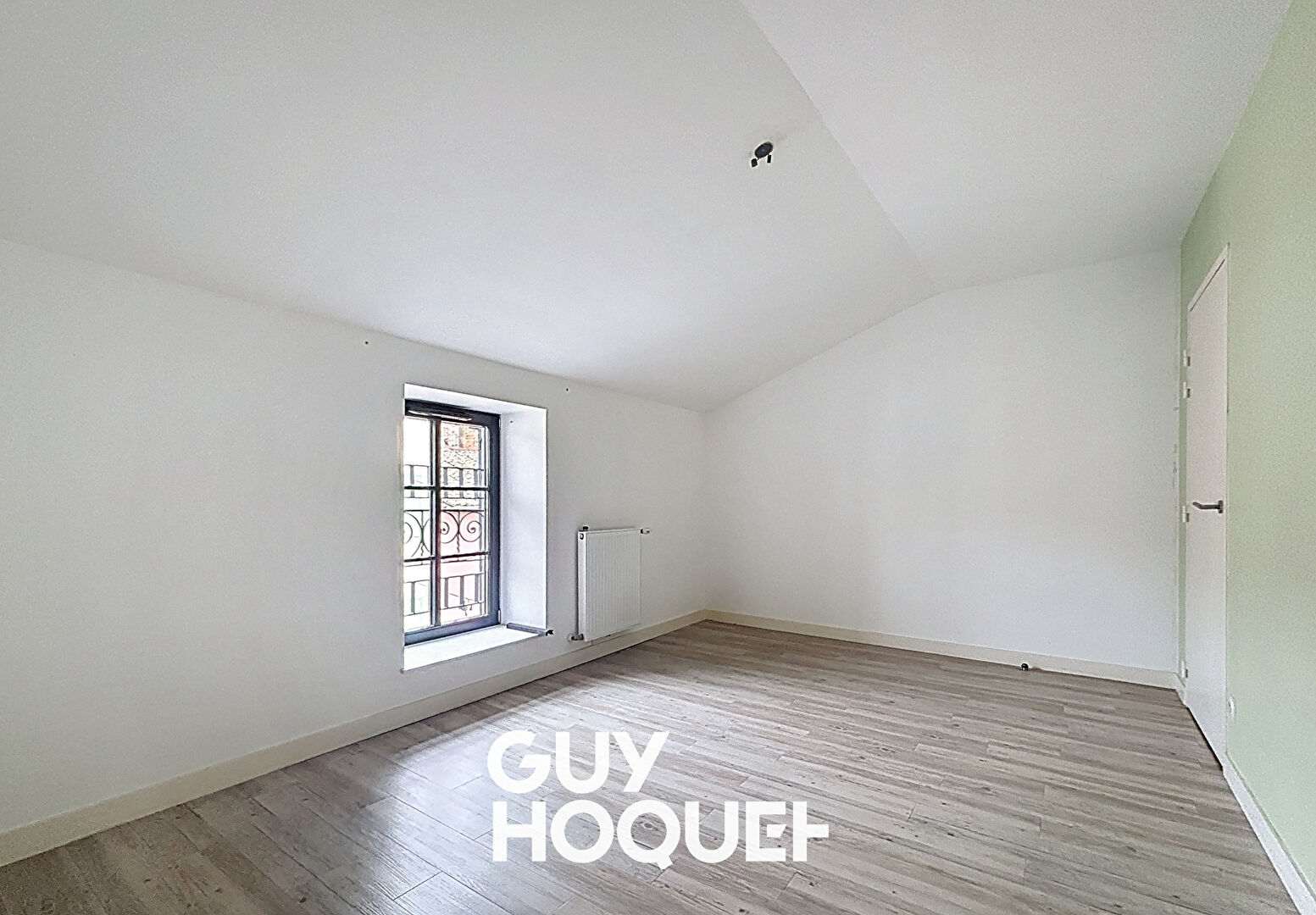 Appartement de type 3 + Terrasse + Parking - 71000 MACON