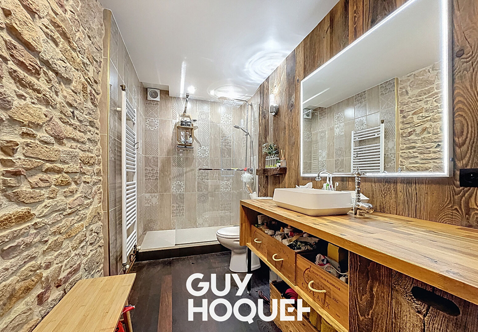 Authentique maison en pierre avec dépendance et terrain constructible ? 71680 CRECHES SUR SAONE