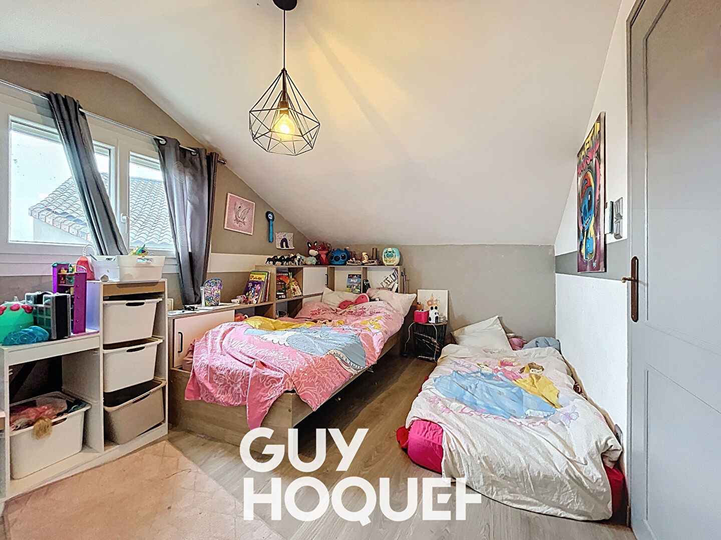 Maison ancienne rénovée + 3 Chambres  +  Dépendances - 01290 CROTTET