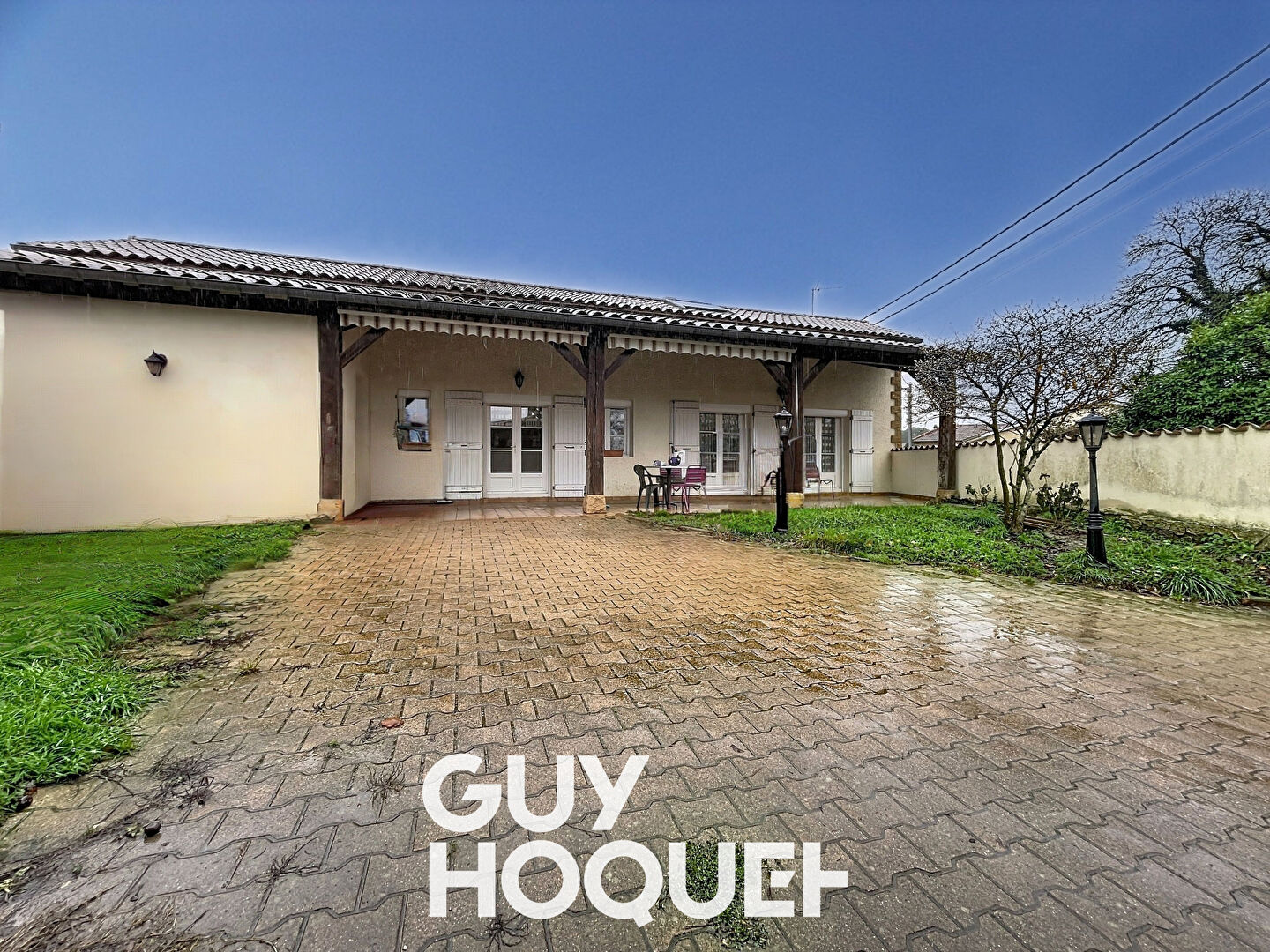 Maison ancienne rénovée + 3 Chambres  +  Dépendances - 01290 CROTTET