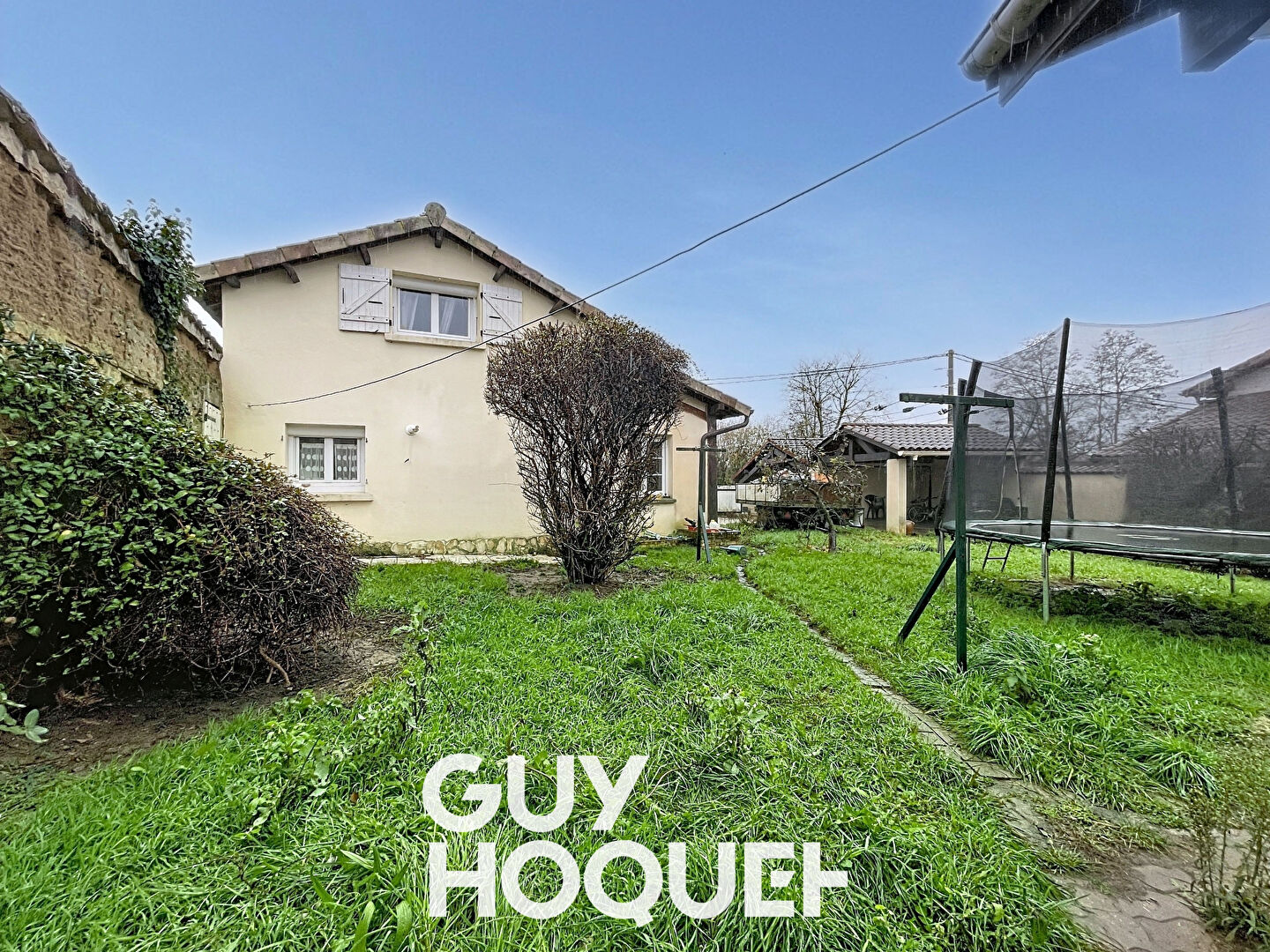 Maison ancienne rénovée + 3 Chambres  +  Dépendances - 01290 CROTTET