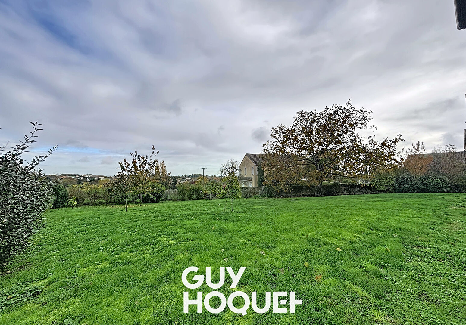 71570 CHANES - Villa 4Chbs + Dépendances