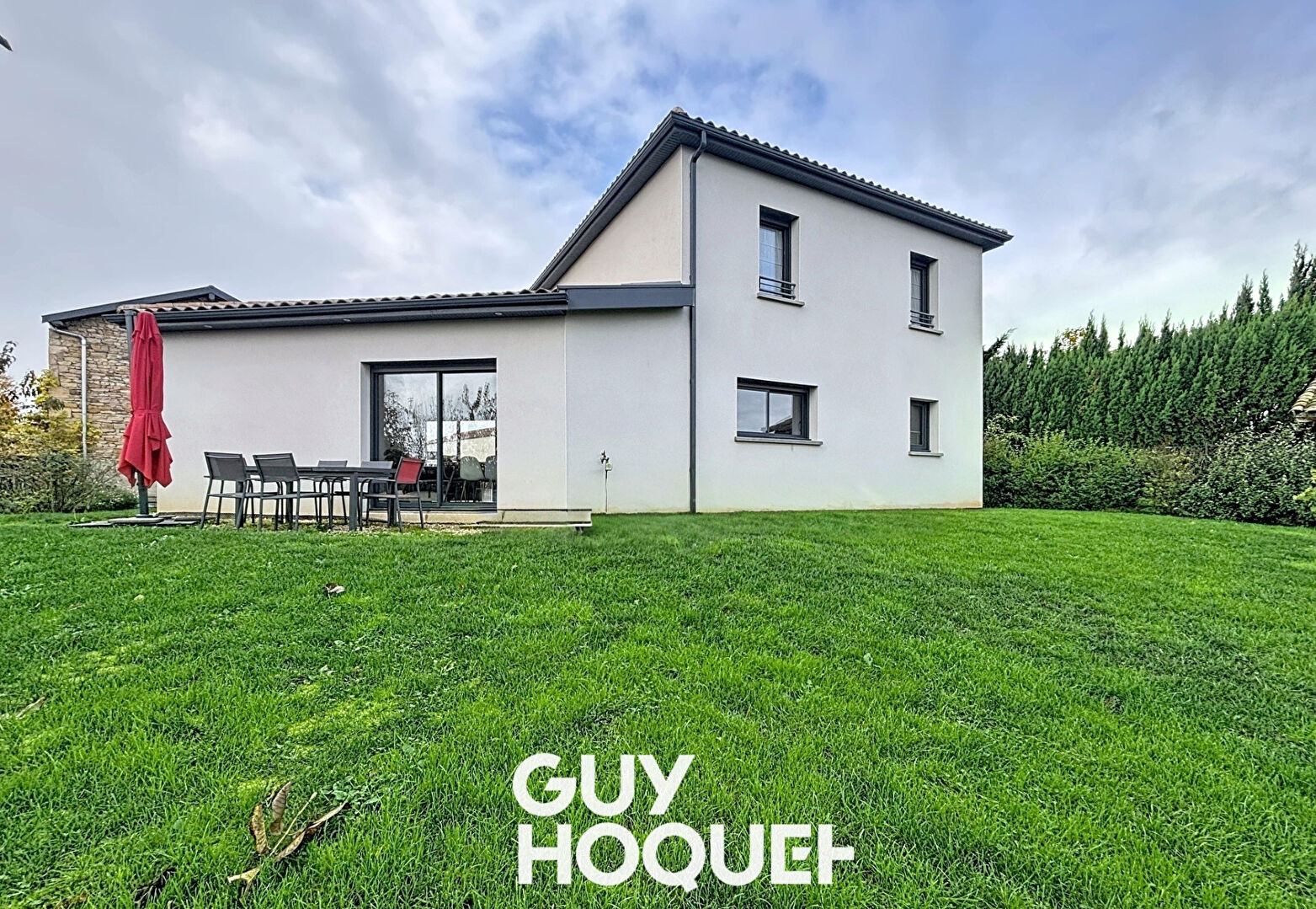 71570 CHANES - Villa 4Chbs + Dépendances