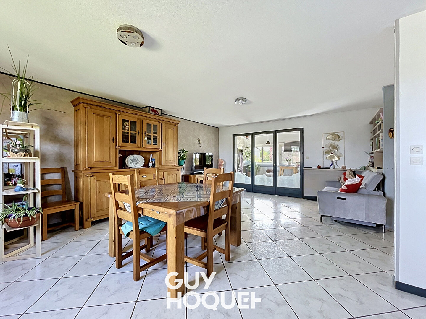 Maison 3 Chs + appartement T3 et dépendances attenantes - 01290 CRUZILLES-LES-MÉPILLAT