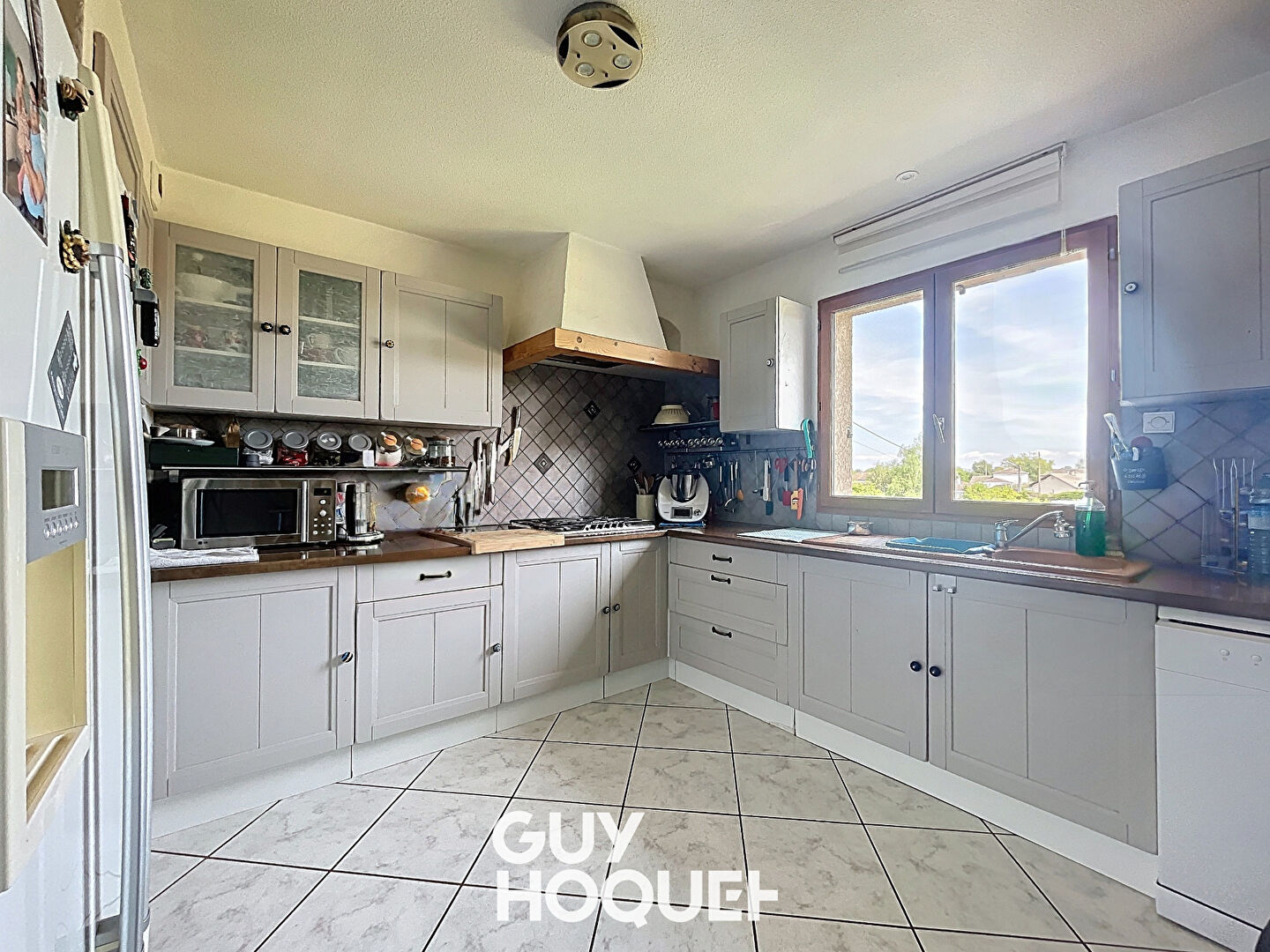 Maison 3 Chs + appartement T3 et dépendances attenantes - 01290 CRUZILLES-LES-MÉPILLAT