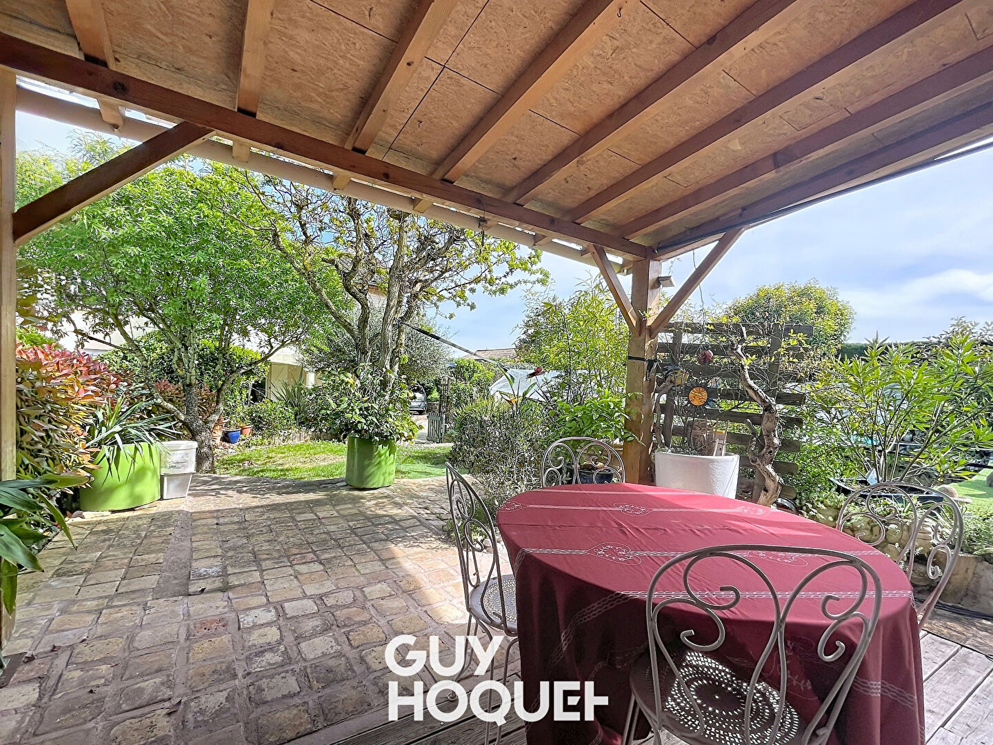 Maison 3 Chs + appartement T3 et dépendances attenantes - 01290 CRUZILLES-LES-MÉPILLAT