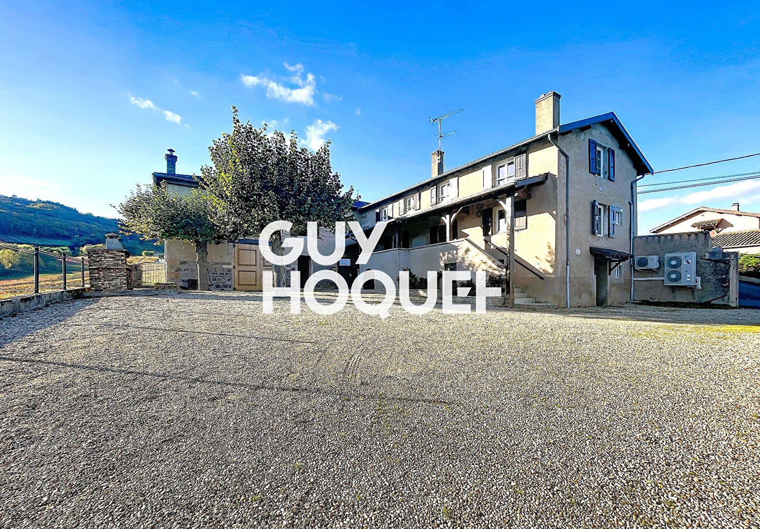 Maison de Vigneron avec deux logements 6 Chs + Dépendances et terrain de 1500 m² environ - 69840 CHENAS