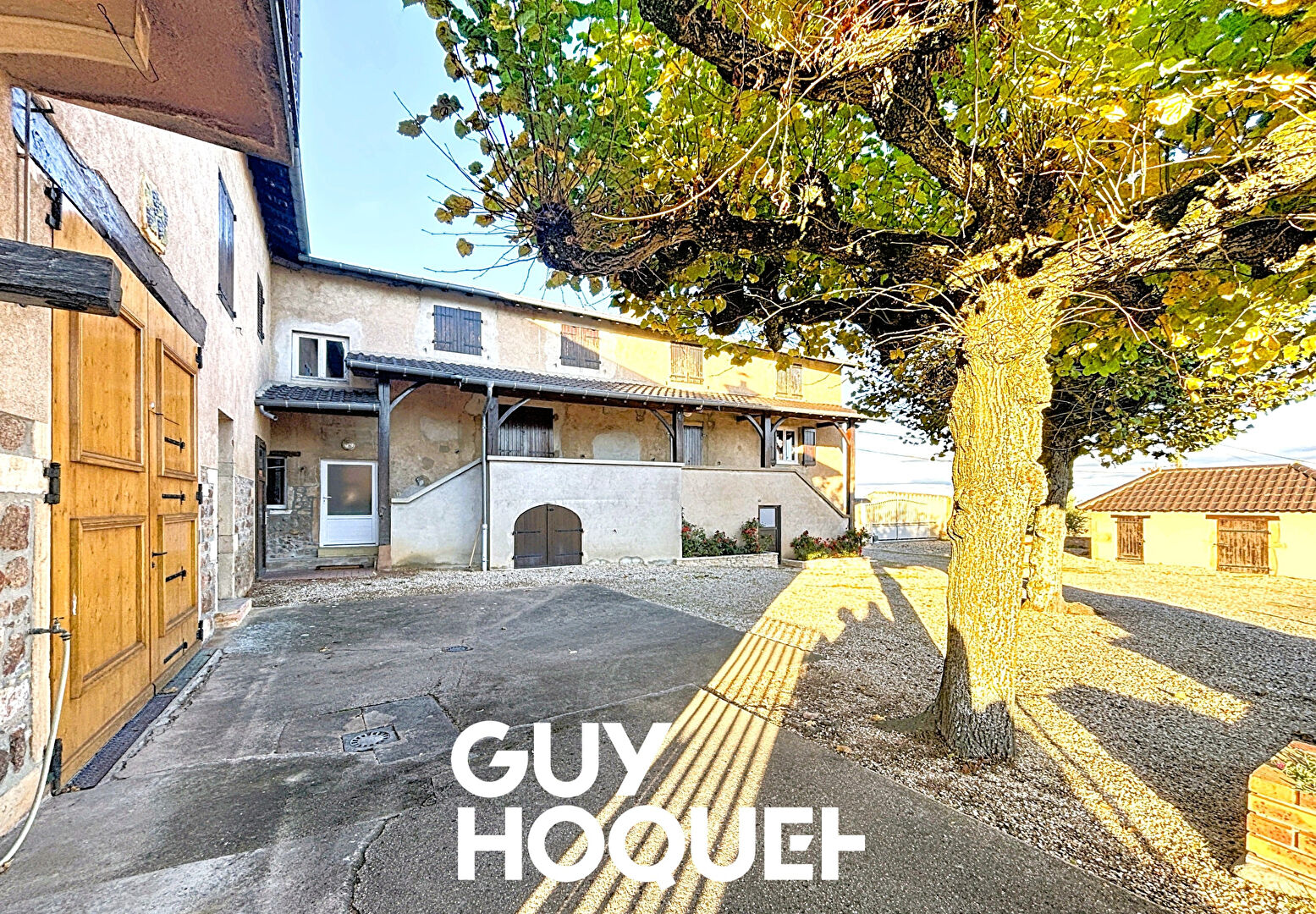 Maison de Vigneron avec deux logements 6 Chs + Dépendances et terrain de 1500 m² environ - 69840 CHENAS