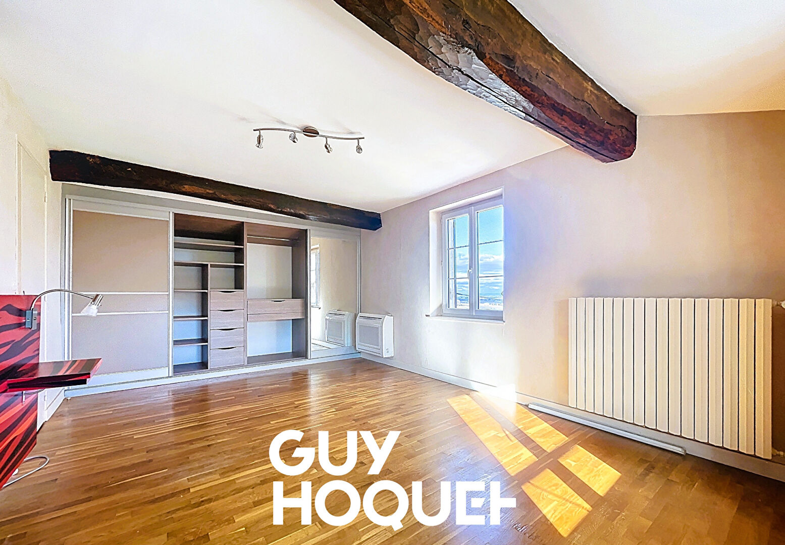 Maison de Vigneron avec deux logements 6 Chs + Dépendances et terrain de 1500 m² environ - 69840 CHENAS