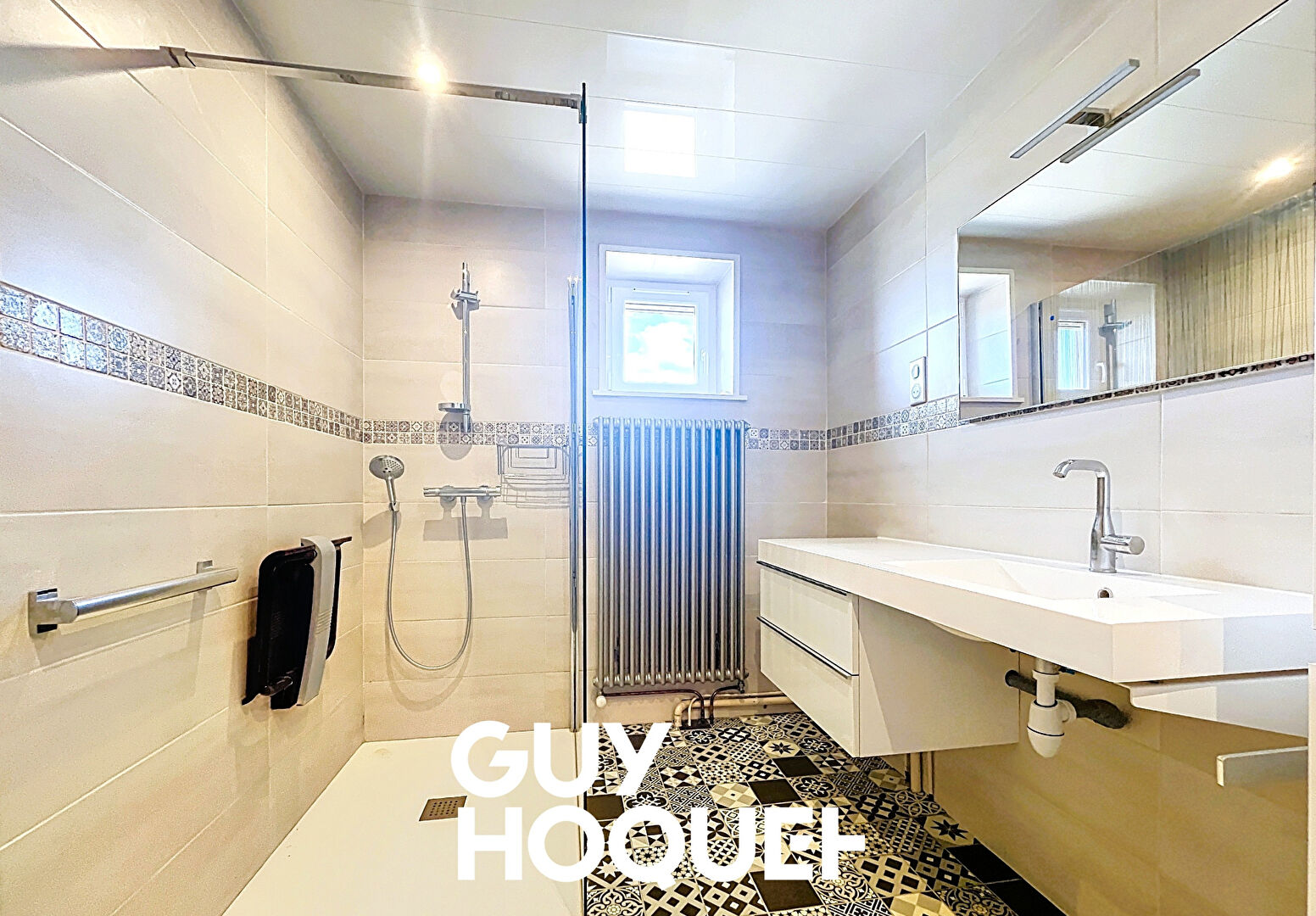 Maison de Vigneron avec deux logements 6 Chs + Dépendances et terrain de 1500 m² environ - 69840 CHENAS