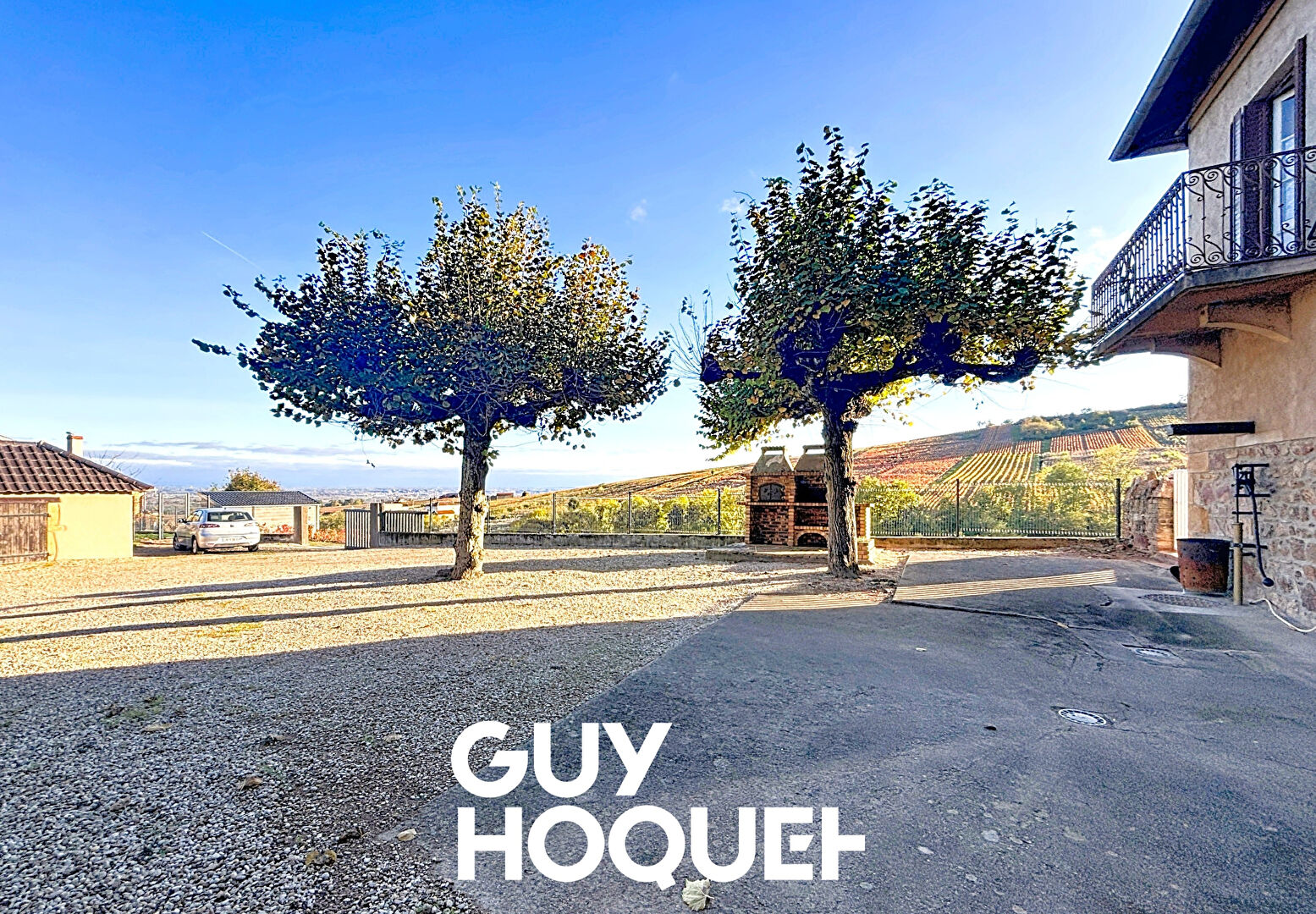 Maison de Vigneron avec deux logements 6 Chs + Dépendances et terrain de 1500 m² environ - 69840 CHENAS