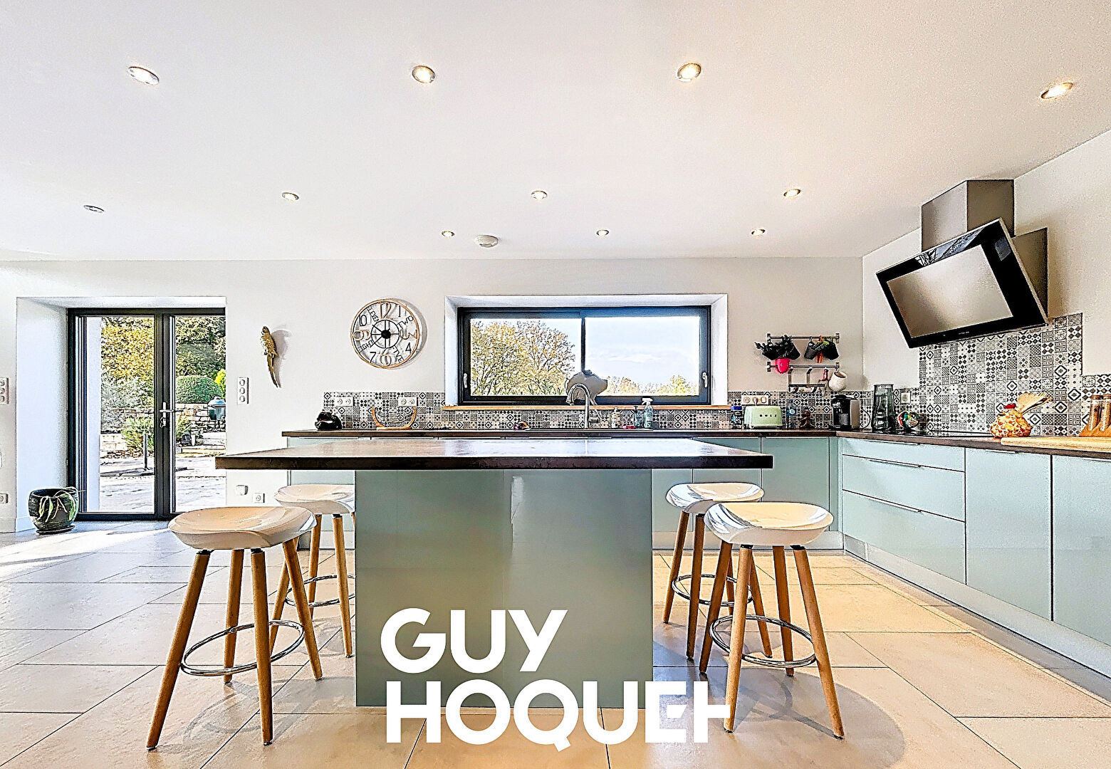 Demeure de prestige 5 Chambres + Dépendances + Parc et Près de 4.6 Hectares - 01380 SAINT ANDRE DE BAGE