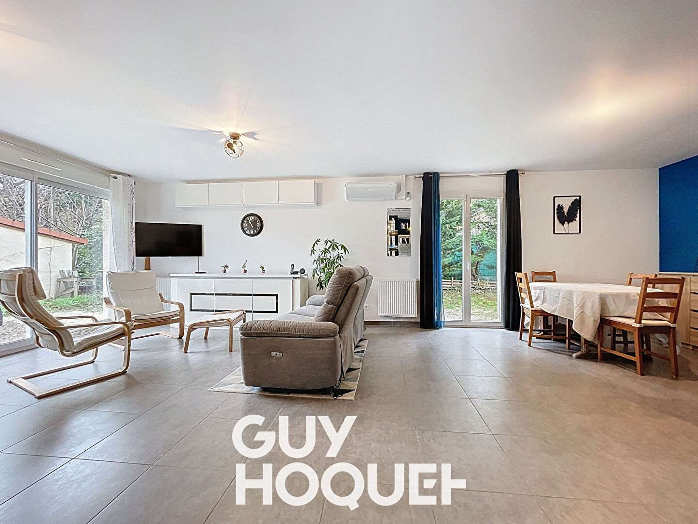 Villa Plain Pied 3 Chs + Garage + Carport et Terrain de 740 m² environ - 69840 JULIENAS