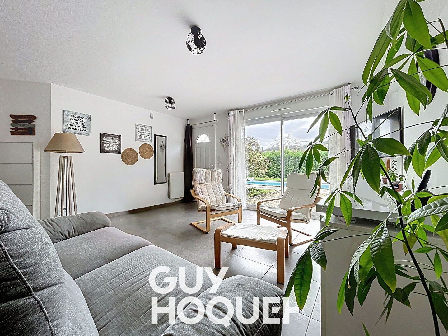 Villa Plain Pied 3 Chs + Garage + Carport et Terrain de 740 m² environ - 69840 JULIENAS