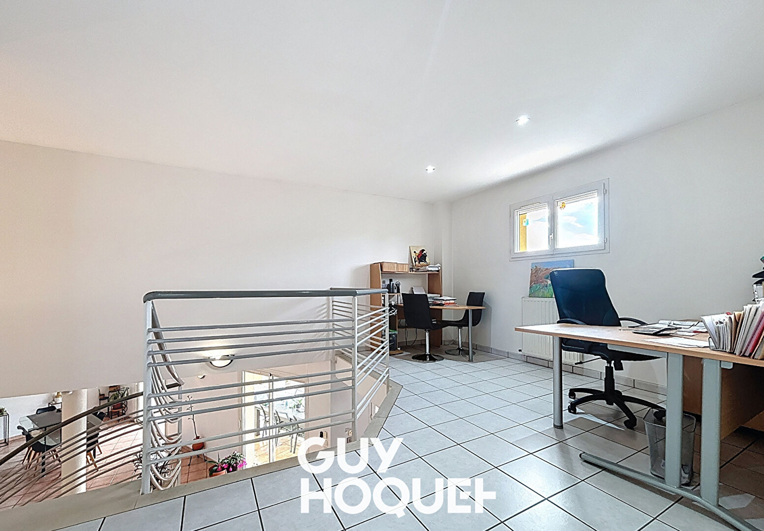 Villa 3CHBS + Gge et Piscine -71850 CHARNAY LES MACON