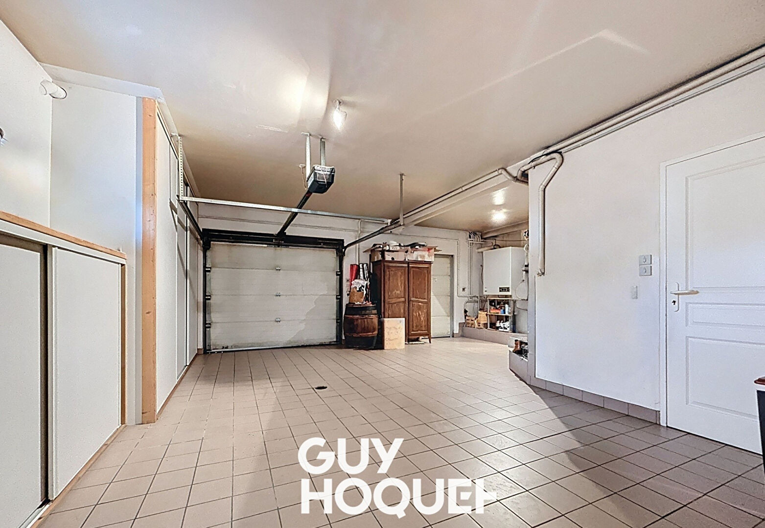 Villa 3CHBS + Gge et Piscine -71850 CHARNAY LES MACON