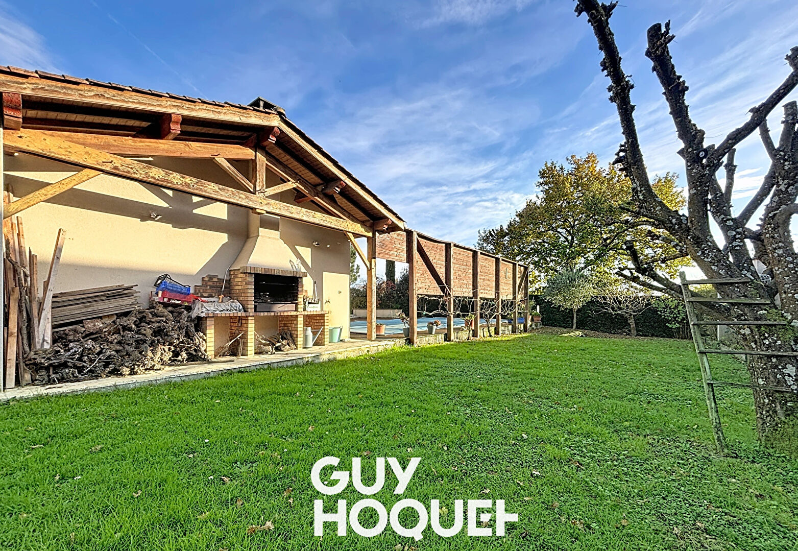 Villa 3CHBS + Gge et Piscine -71850 CHARNAY LES MACON