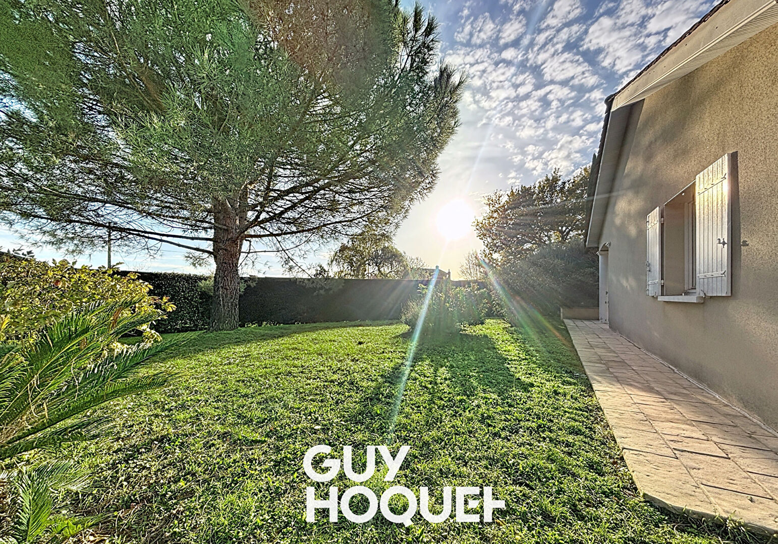 Villa 3CHBS + Gge et Piscine -71850 CHARNAY LES MACON