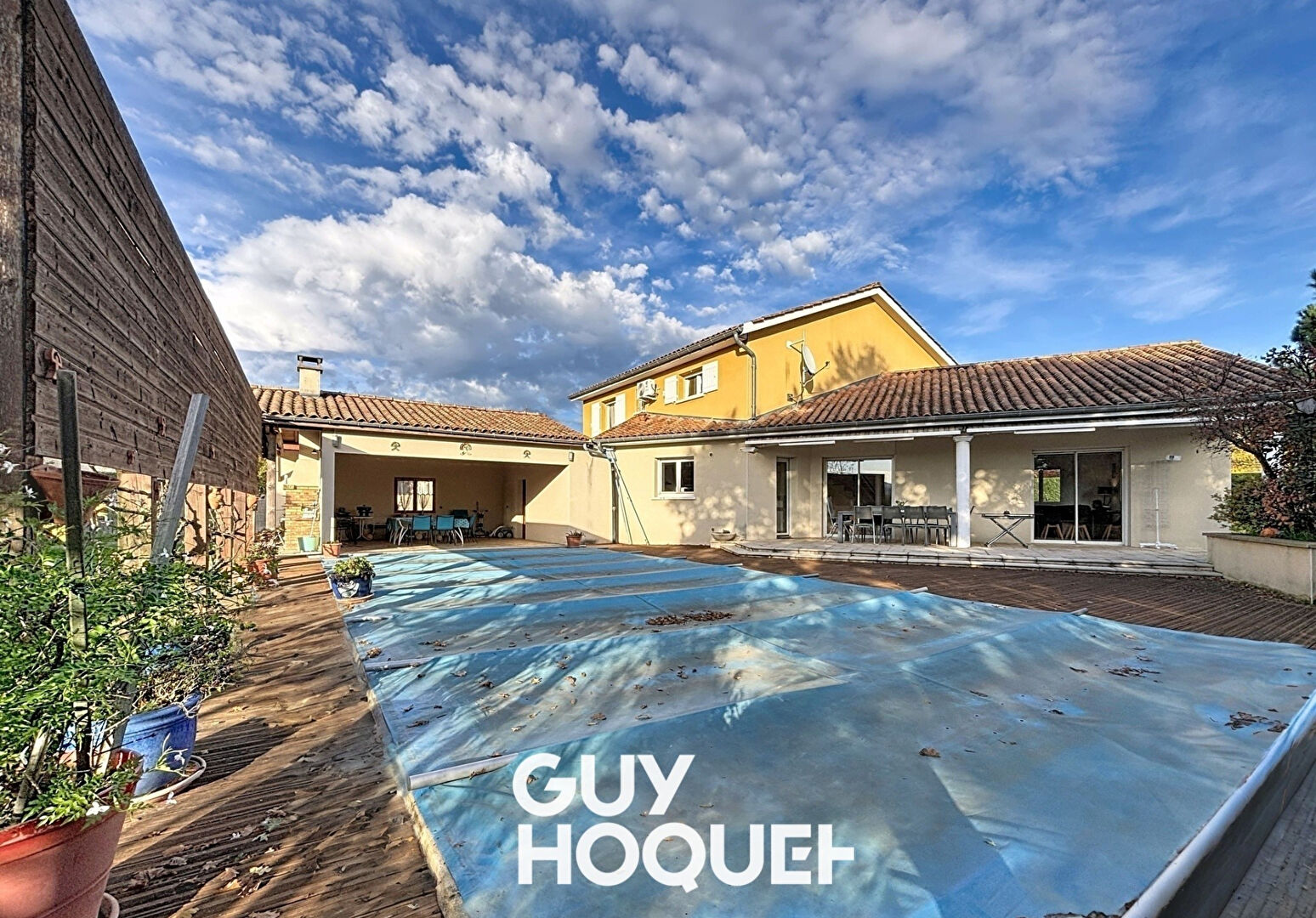 Villa 3CHBS + Gge et Piscine -71850 CHARNAY LES MACON