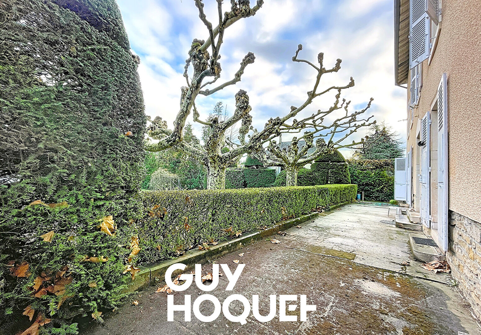 Maison de Caractère 6 Chambres + Greniers et Dépendances sur terrain de 3500 m² environ - 71570 ROMANECHE THORINS