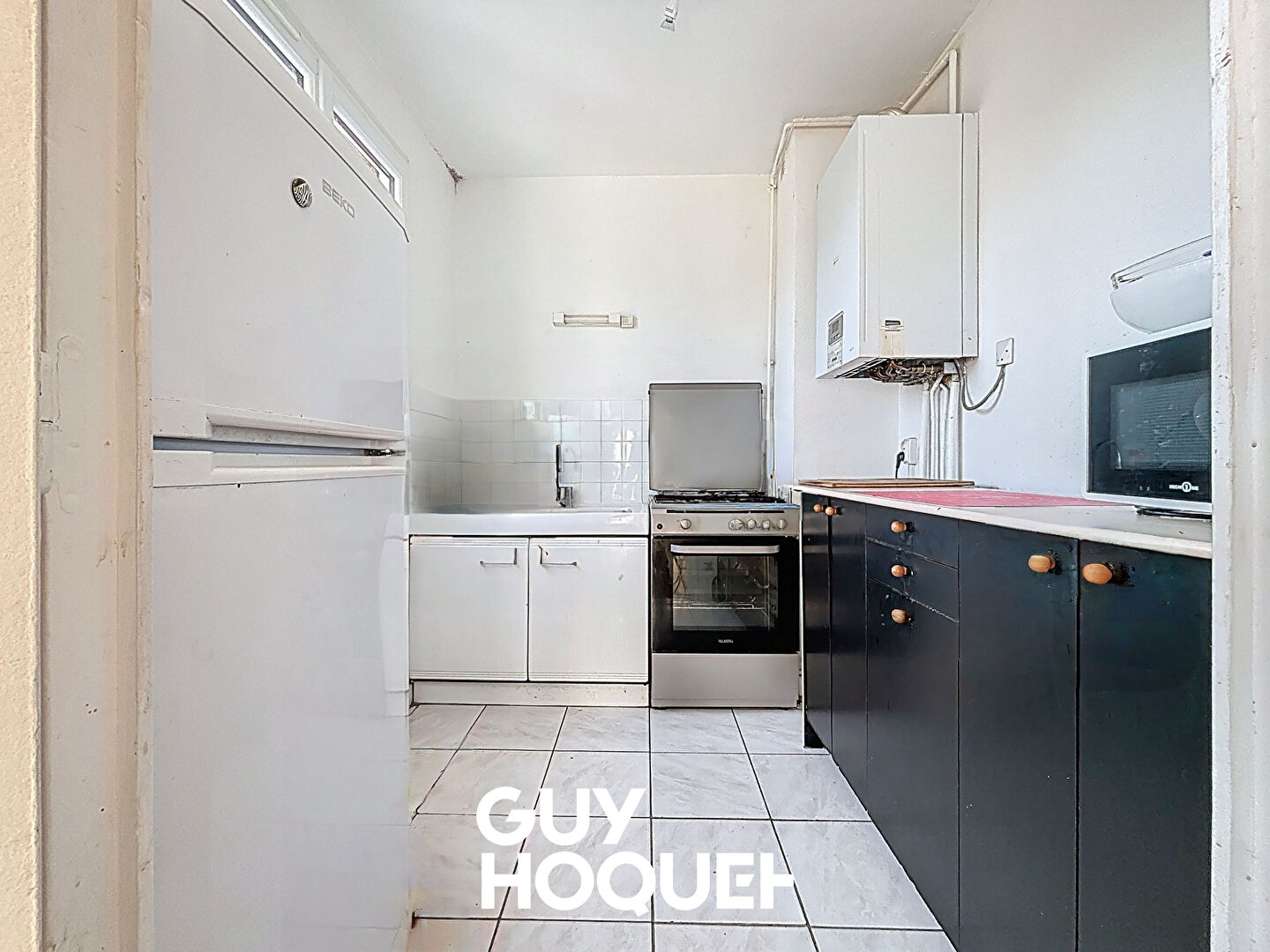 Studio 29 m² + Balcon, Cave et Parking libre - 71000 MACON