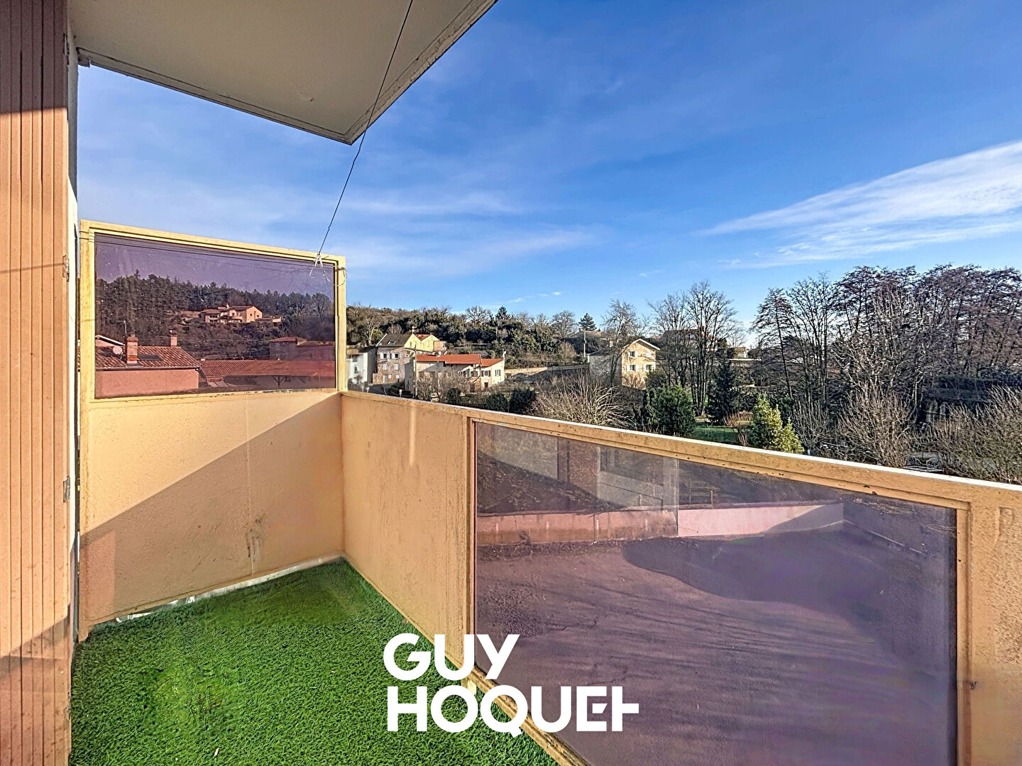 Studio 29 m² + Balcon, Cave et Parking libre - 71000 MACON