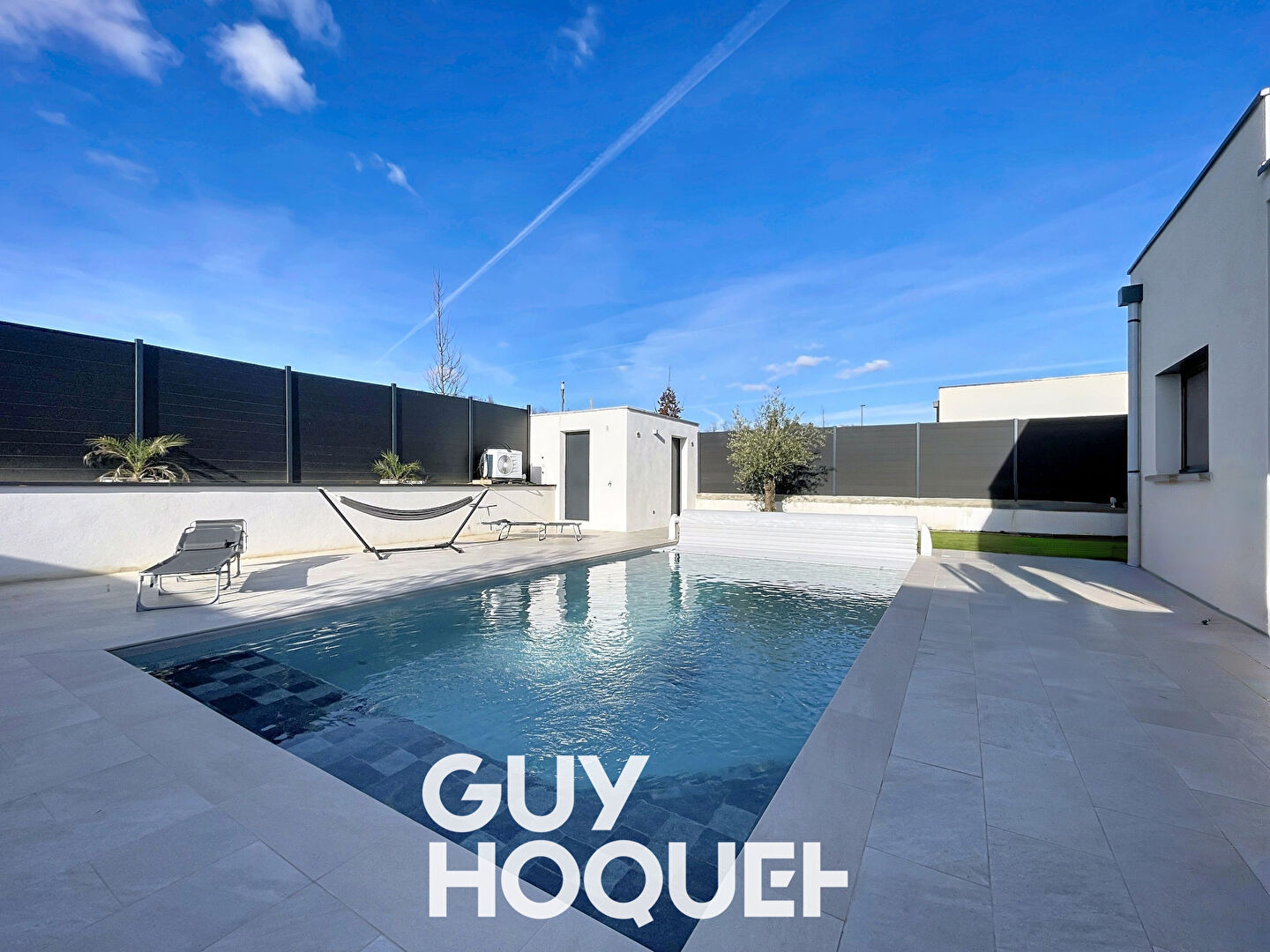 Villa contemporaine de plain-pied 2024 - Prestations haut de gamme & piscine chauffée - 71000 MÂCON