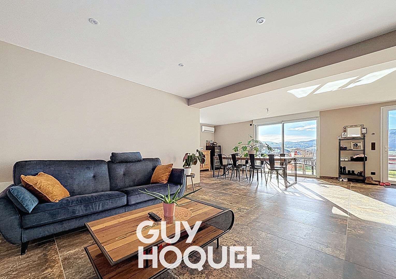 Maison Spacieuse et Lumineuse - 71570 LEYNES