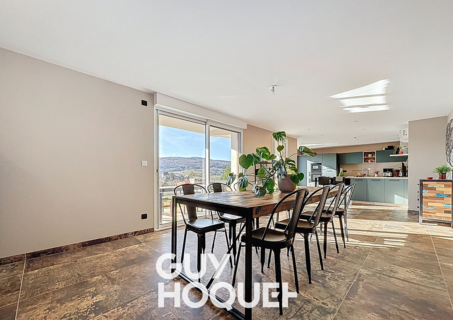 Maison Spacieuse et Lumineuse - 71570 LEYNES