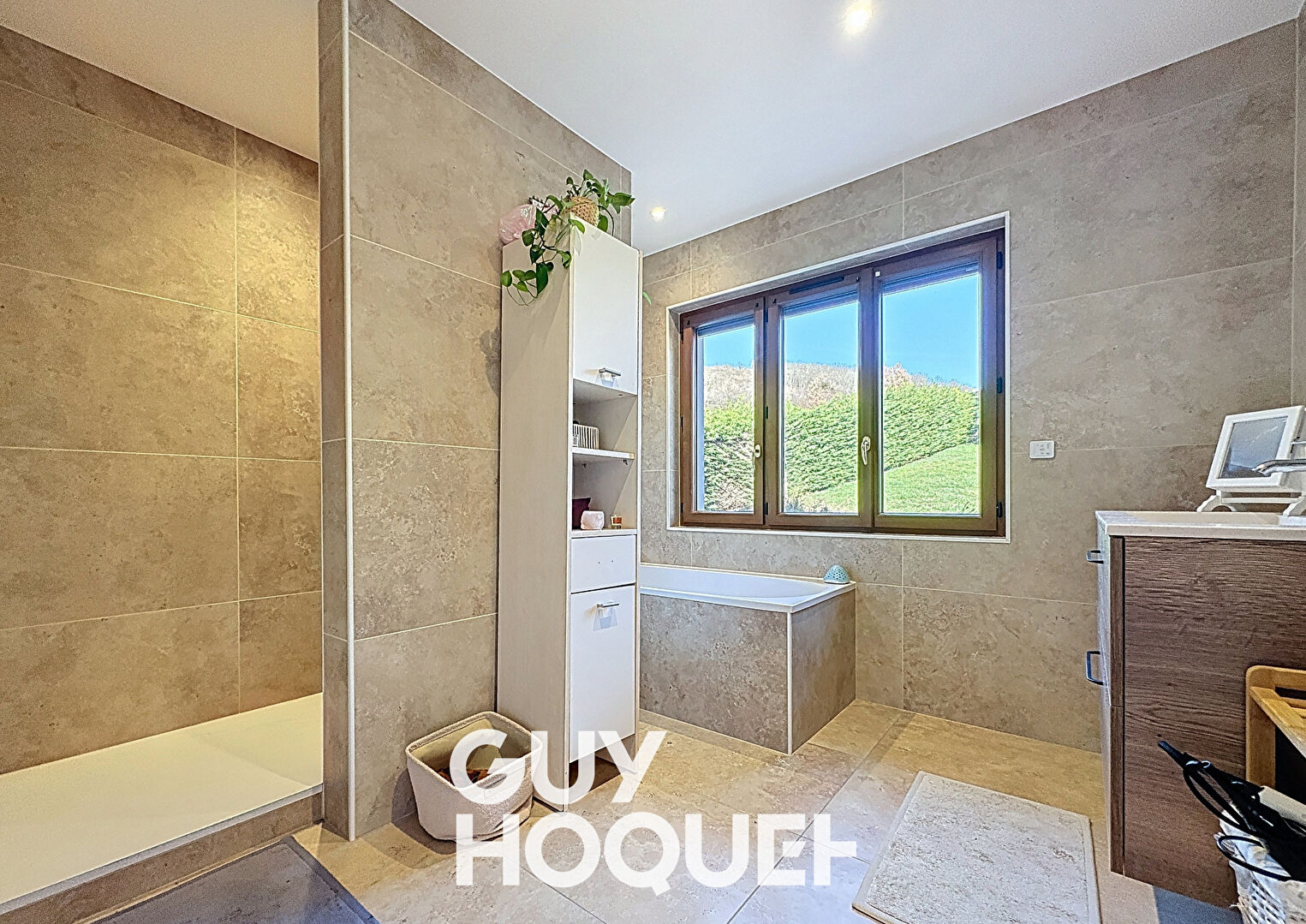 Maison Spacieuse et Lumineuse - 71570 LEYNES