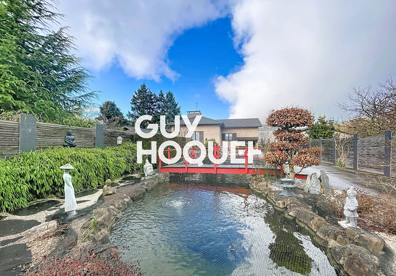 Villa sur sous-sol 6 Chambres + Dépendances et Terrain Constructible de 2227 m²  - 71850 CHARNAY LES MACON