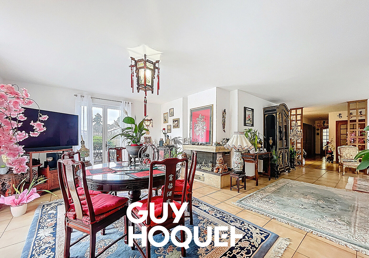 Villa sur sous-sol 6 Chambres + Dépendances et Terrain Constructible de 2227 m²  - 71850 CHARNAY LES MACON