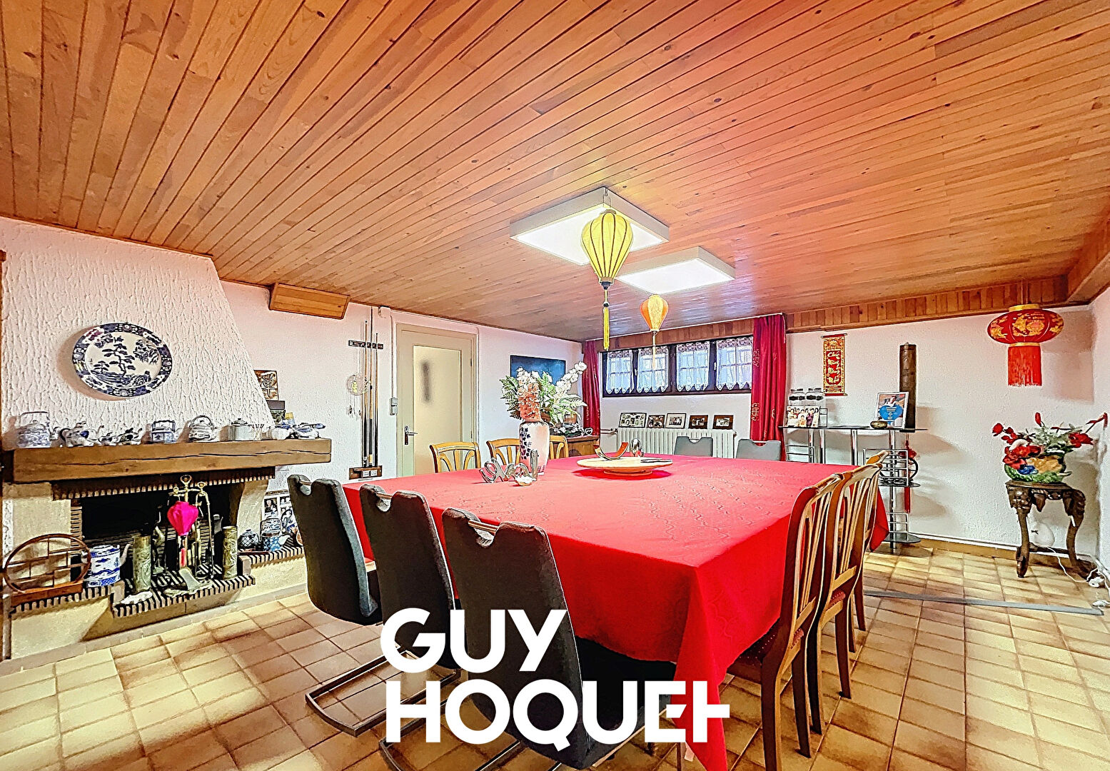 Villa sur sous-sol 6 Chambres + Dépendances et Terrain Constructible de 2227 m²  - 71850 CHARNAY LES MACON