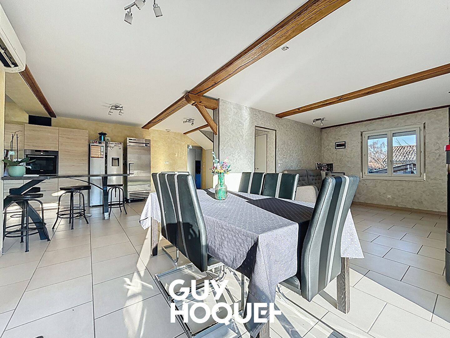 Maison familiale avec piscine + 4 chambres - 71870 HURIGNY