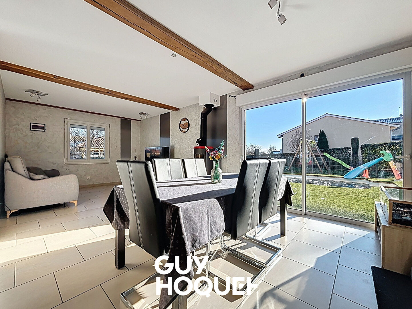 Maison familiale avec piscine + 4 chambres - 71870 HURIGNY